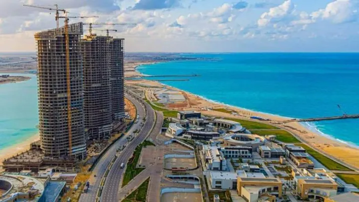 تحليل أخبار مشروعات رأس الحكمة الساحل الشمالي وتأثيرها على سوق العقارات